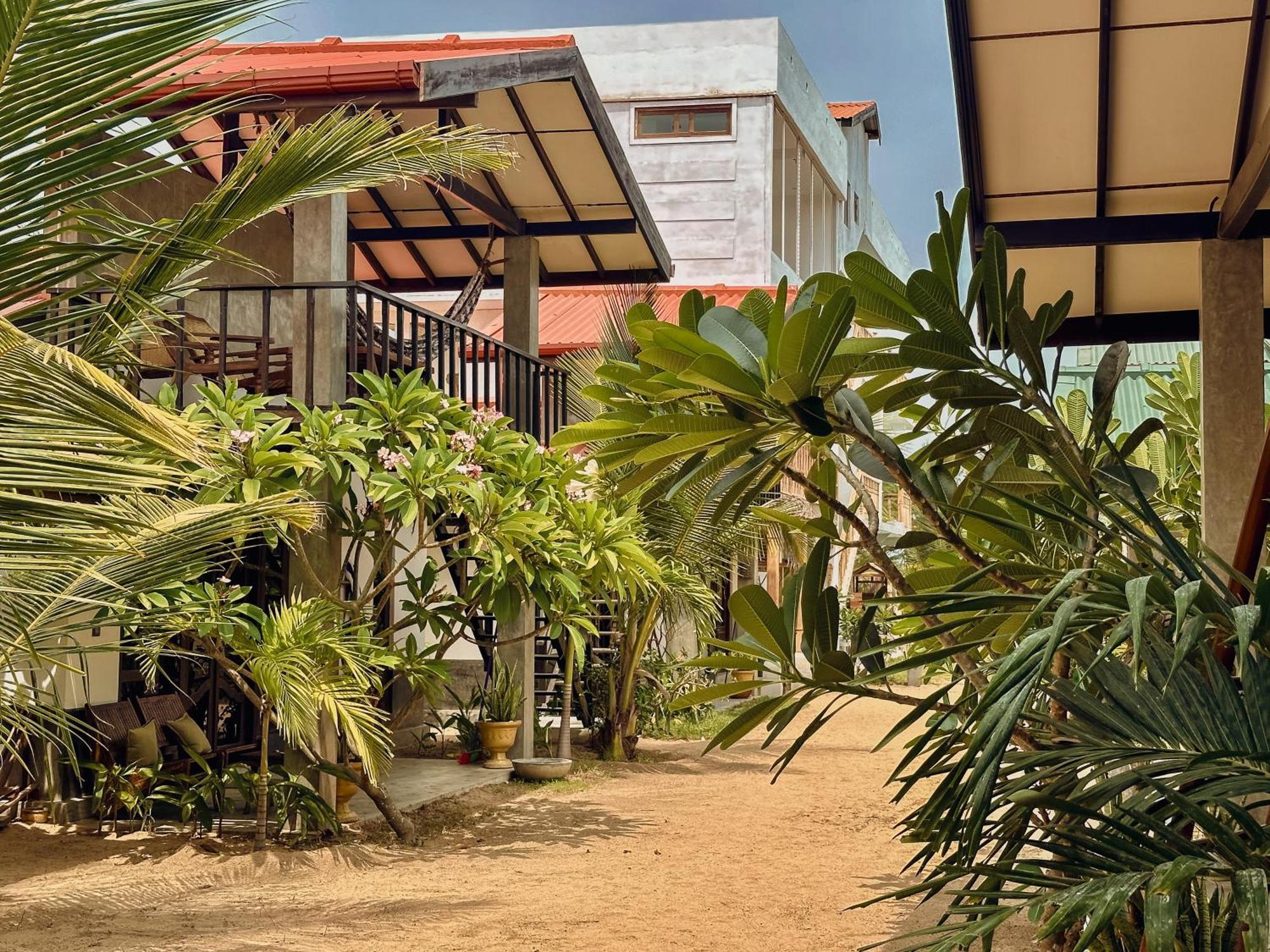 Stay Golden Arugam Bay Exterior photo