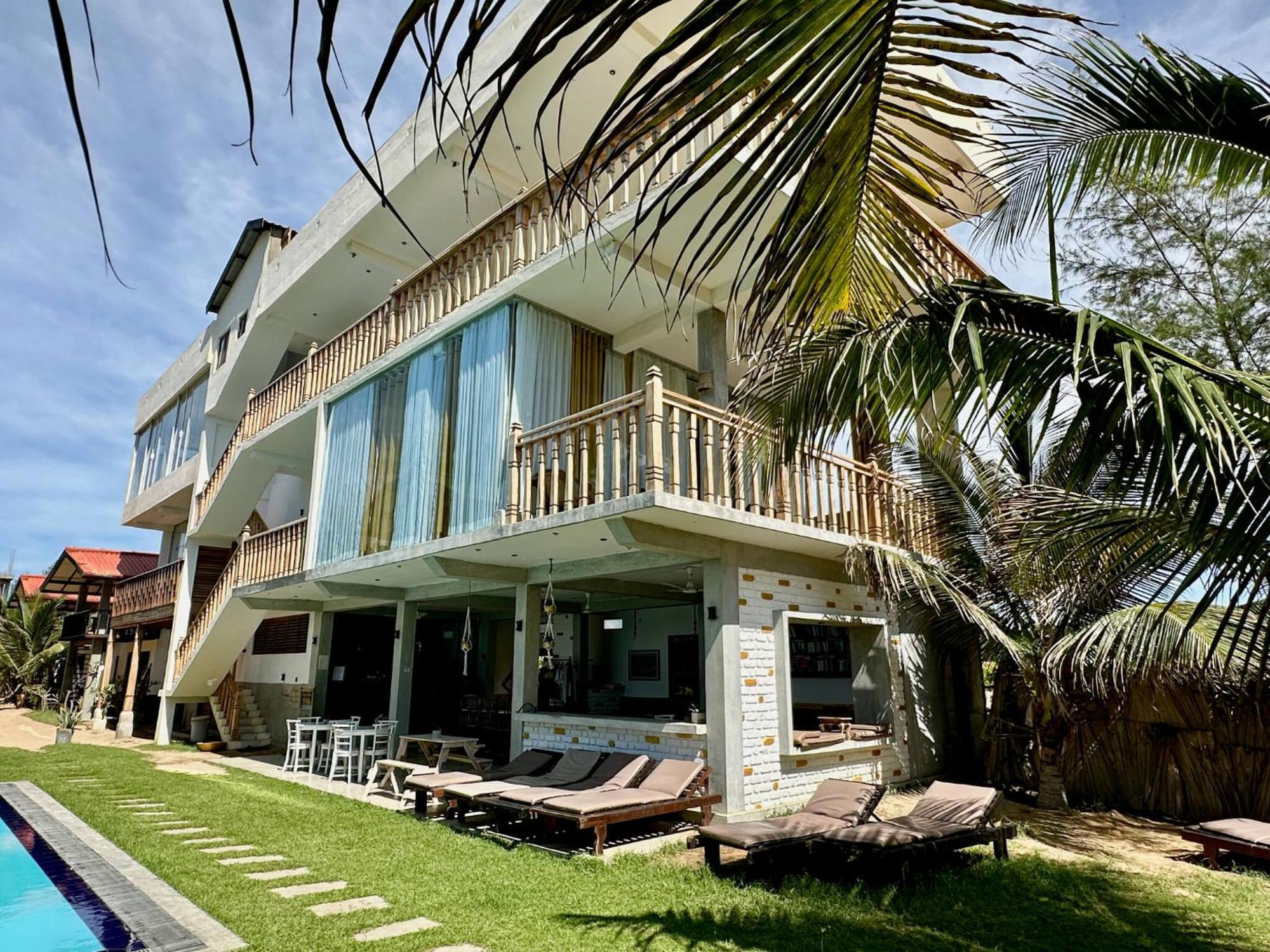Stay Golden Arugam Bay Exterior photo